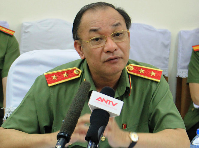 Trung tướng Lê Đông Phong trả lời báo chí sáng 4-1 - Ảnh: SƠN BÌNH