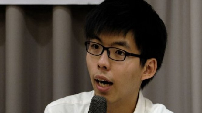 Hoàng Chi Phong phát biểu tại diễn đàn chiều 7-1 - Ảnh: AFP