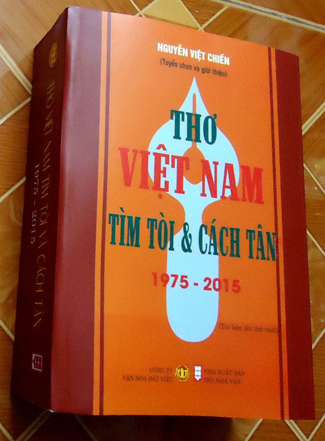 Tập phê bình tiểu luận “Thơ Việt Nam tìm tòi và cách tân 1975-2015”
