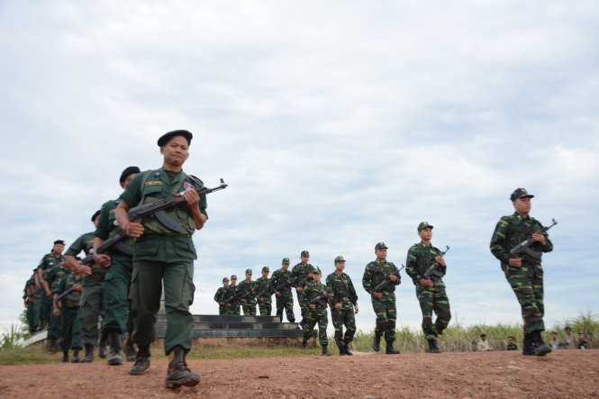 Lực lượng biên phòng đồn Phước Tân - Bộ chỉ huy Bộ đội biên phòng Tây Ninh phối hợp với lực lượng tiểu đoàn cảnh sát bảo vệ biên giới 611 - Ty Công an tỉnh Svay Rieng tổ chức tuần tra chung tại cột mốc 150 - Ảnh: Đức Trong