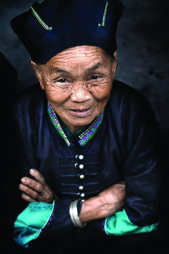 Trang phục truyền thống của cụ bà người dân tộc Nùng