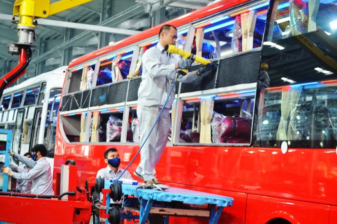 Xưởng của Thaco Bus đã hoạt động trở lại - Ảnh: Lê Trung