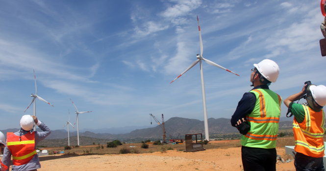 Những cột điện gió Phú Lạc - dự án điện gió mới nhất được đưa vào khai thác thương mại tại Việt Nam - Ảnh: Quang Khải