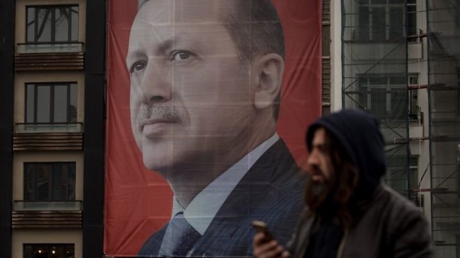 Tổng thống Thổ Nhĩ Kỳ Erdogan hướng một loạt các chỉ trích khó nghe về Hà Lan - Ảnh: AFP