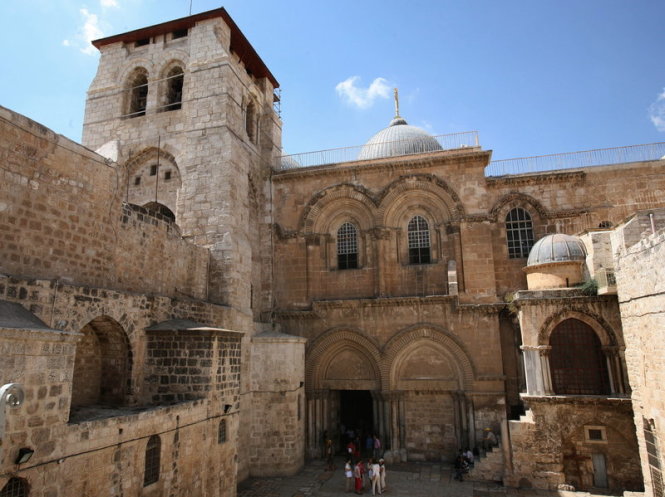 Nhà thờ Holy Sepulchre ở Jerusalem là nơi có đền thiêng Edicule - Ảnh: AFP