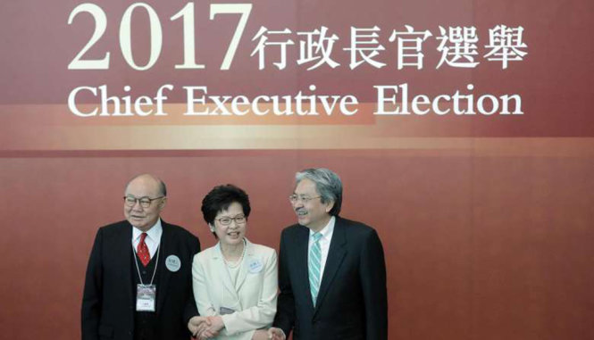 Từ trái sang: ông Hồ Quốc Hưng, bà Lâm Trịnh Nguyệt Nga và ông Tăng Tuấn Hoa - Ảnh: Bloomberg