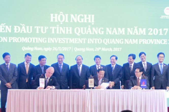 Thủ tướng Nguyễn Xuân Phúc cùng lãnh đạo các Bộ, ngành chứng kiến Lễ ký kết thỏa thuận hợp tác, đầu tư giữa PVN, Tập đoàn Exxon Mobil và tỉnh Quảng Nam. Ảnh: Anh Sơn