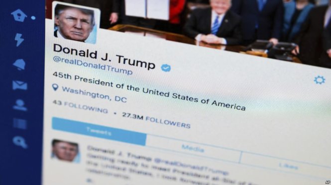 Dòng tweet của tổng thống Donald Trump chụp lại trên màn hình một máy tính tại Washington ngày 3-4-2017 - Ảnh: AP