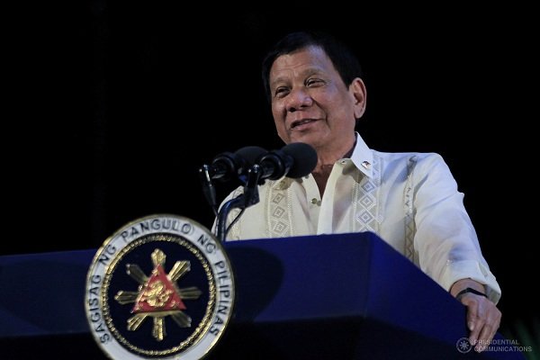 Tổng thống Philippines Duterte nói rằng lãnh đạo IS tại Philippines có thể bị tiêu diệt cách đây 2 tháng - Ảnh: PCOO