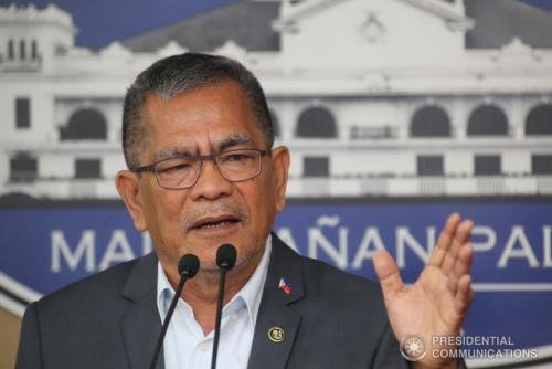 Bộ trưởng Nội vụ Ismail Sueno - Ảnh: PCOO