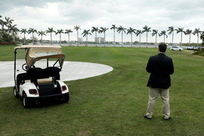 Mật vụ Mỹ bảo vệ ở khu nghỉ dưỡng Mar-a-Lago, bang Florida, nơi ông Trump sẽ tiếp ông Tập Cận Bình - Ảnh: Reuters