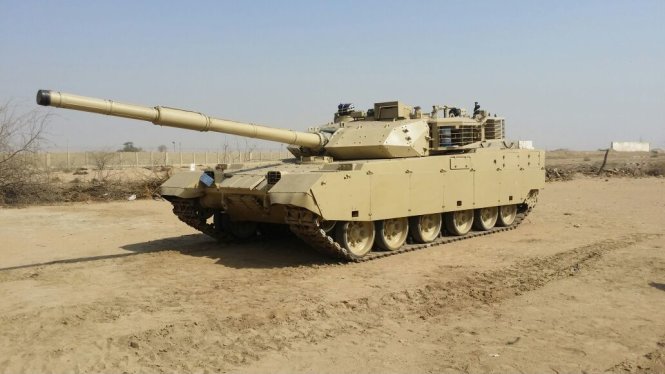 Một chiếc xe tăng VT4 do Trung Quốc thiết kế và lắp ráp - Ảnh: Reuters