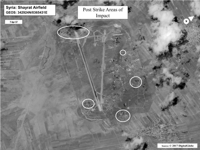 Hình ảnh chụp từ vệ tinh đánh giá thiệt hại sau vụ tấn công tên lửa tại Syria do Lầu Năm Góc cung cấp - Ảnh: Reuters