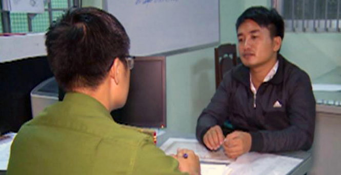 Tài xế Trần Mạnh Thống tại cơ quan công an - Ảnh: CTV