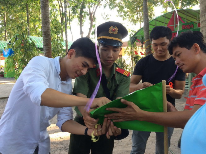 Đoàn viên của Đoàn thanh niên Tổng cục An ninh, Bệnh viện 30-4, Công an huyện Tân Biên tham gia các hoạt động  hội trại - Ảnh: M.PHƯỢNG