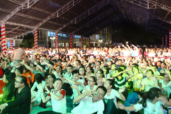 Đông đảo khán giả yêu nhạc Trịnh tại đêm diễn - Ảnh: MINH AN