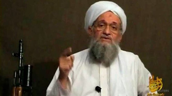 Lãnh đạo nhóm khủng bố Al Qaeda Ayman al-Zawahri phát biểu tại một địa điểm không rõ - Ảnh: Reuters