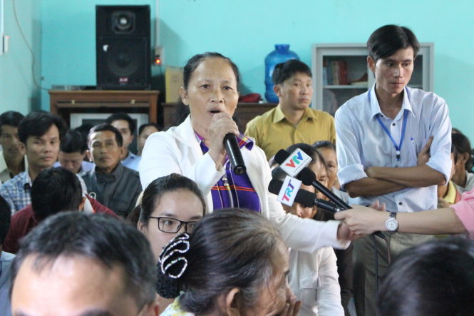 Người dân thôn Nam Phước đối thoại với chủ tịch UBND tỉnh Thừa Thiên Huế