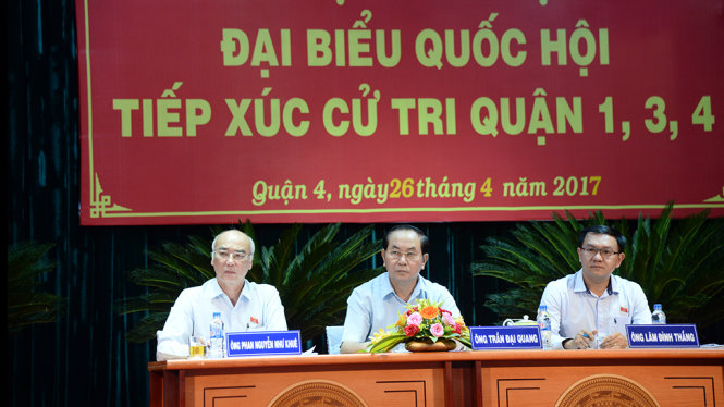 Đoàn đại biểu QH lắng nghe các kiến nghị của cử tri quân 1,3, và 4 - Ảnh Tự Trung