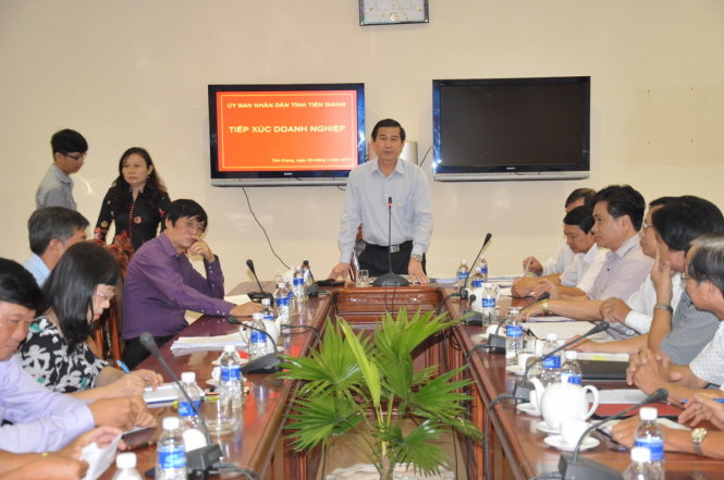 Chủ tịch UBND tỉnh Tiền Giang Lê văn Hưởng trong buổi đối thoại