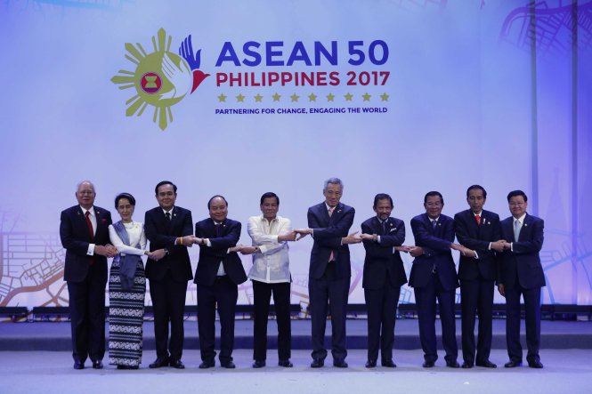 Lãnh đạo các nước ASEAN trong phiên khai mạc Hội nghị Cấp cao ASEAN lần thứ 30 tại Manila, Philippines. Ảnh: BTC