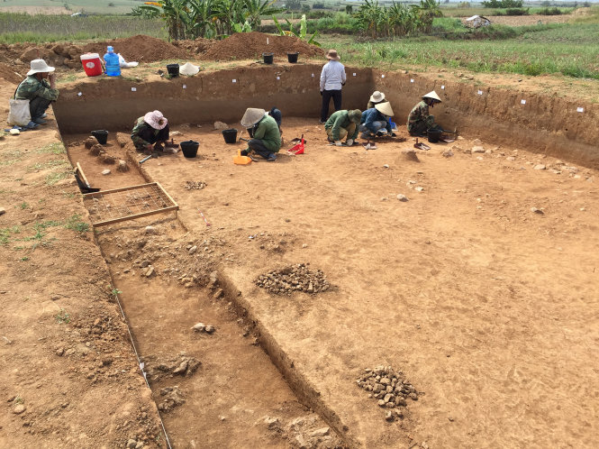 Những vết tích có khả năng là kiến trúc sơ khai của con người thời kỳ đầu - Ảnh: THÁI LỘC