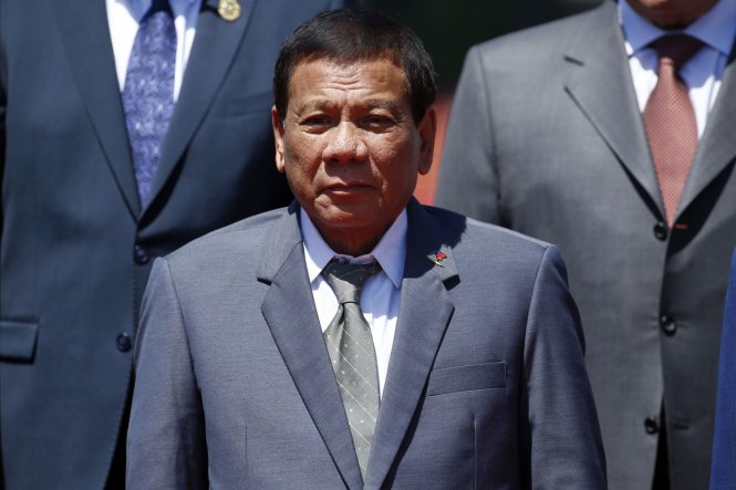 Tổng thống Philippines Rodrigo Duterte đang đối mặt với cùng lúc rất nhiều vấn đề trong và ngoài nước - Ảnh: Reuters