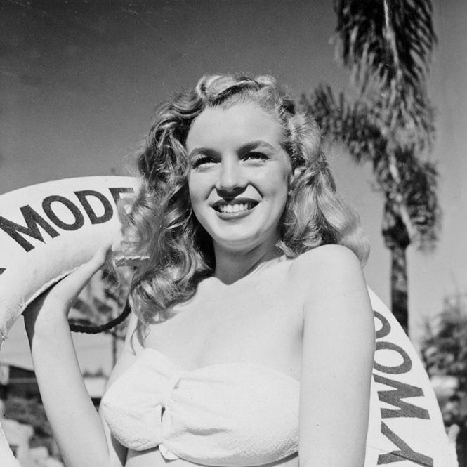 Marilyn Monroe năm 1945