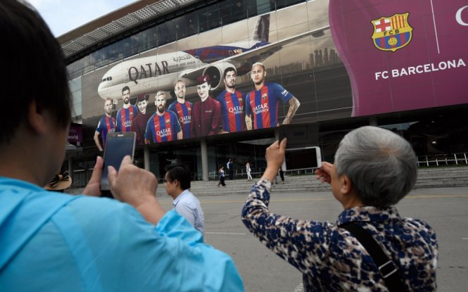 Nhiều người biết đến Qatar Airways nhiều hơn bởi mến mộ tài năng của Messi, Neymar, Suarez... - Ảnh: AFP