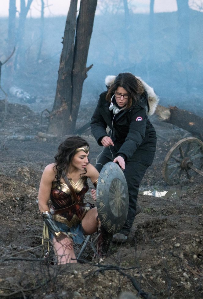 Nữ đạo diễn Patty Jenkins chỉ đạo diễn xuất cho Wonder Woman