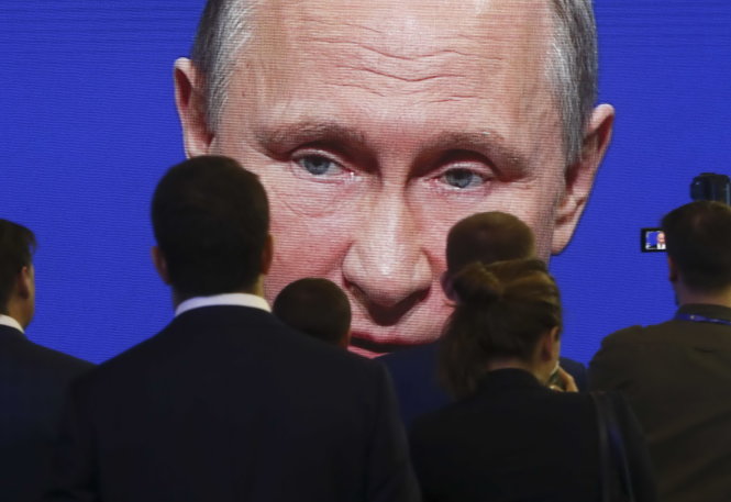 Tổng thống Putin phát biểu tại Diễn đàn kinh tế quốc tế ở TP St Petersburg ngày 2-6 - Ảnh: Reuters