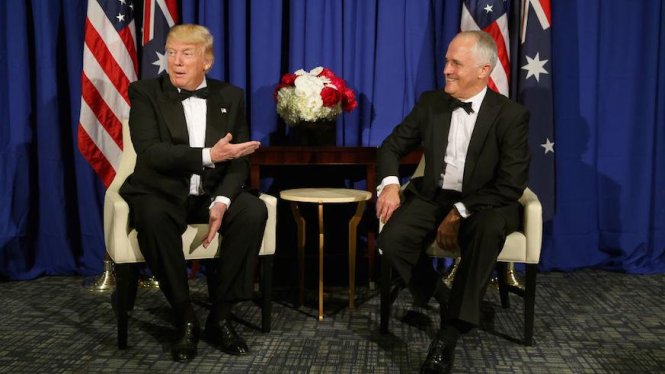 Tổng thống Mỹ Donald Trump (trái) và thủ tướng Úc Malcolm Turnbull trong cuộc gặp ở New York hồi tháng 5 - Ảnh: AFP