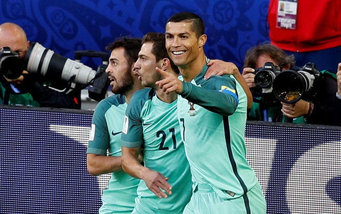 Ronaldo ăn mừng bàn thắng vào lưới tuyển Nga. Ảnh: REUTERS