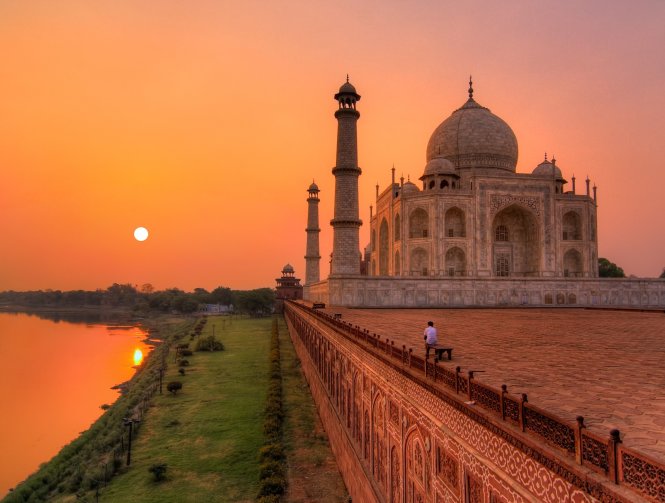 When it comes to beating the crowds, dawn is by far the best time to visit landmarks such as India's Taj Mahal
© Getty Images

Read more: http://www.dailymail.co.uk/travel/travel_news/article-4617672/The-best-sunrises-world-revealed.html#ixzz4lBmEBaw7 
Follow us: @MailOnline on Twitter | DailyMail on Facebook