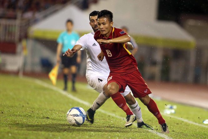 Quang Hải trong trận hòa Jordan 0-0 ở lượt trận thứ hai Asian Cup 2019 trên sân Thống Nhất. Ảnh: N.K