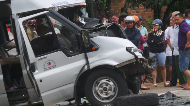 Hiện trường vụ tai nạn giao thông xảy ra ngày 30-6, trên đường Hồ Chí Minh đoạn qua xã Đăk H’ring, huyện Đăk Hà, tỉnh Kon Tum