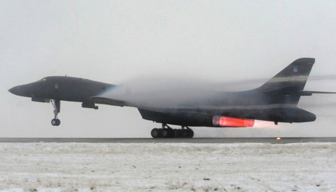Máy bay ném bom chiến lược B-1 của Không quân Mỹ - Ảnh: Reuters