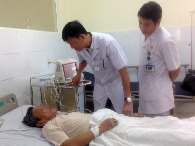 Bệnh nhân đang được điều trị tại khoa Nội thần kinh, bệnh viện Quân y 175 - Ảnh: NGỌC LOAN