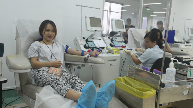 Bạn Hồng Đào (27 tuổi), cho biết đây là lần đầu tiên tham gia hiến máu trong chương trình “Ước mơ của Thúy” và chắc chắn các lần sau sẽ tham gia - Ảnh: MINH PHƯỢNG