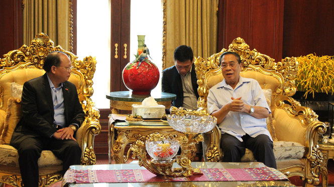 Lãnh đạo TP.HCM thăm ông Choummaly Sayason, nguyên Tổng bí thư, chủ tịch nước Lào - Ảnh: M.HOA