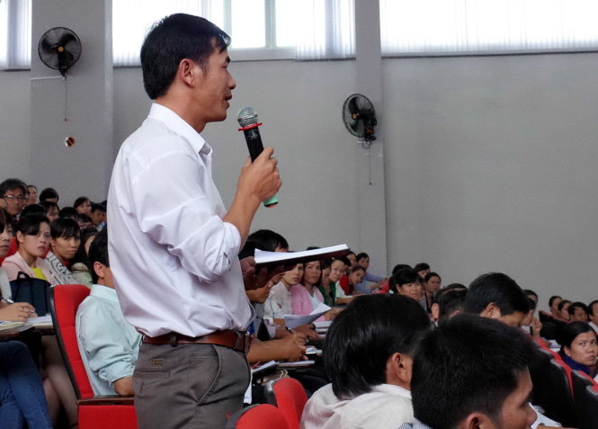 Hơn 200 giáo viên được mời tham dự hội thảo về VNEN do Bộ GD-ĐT tổ chức tháng 11-2015 tại Đắk Lắk. Tại hội thảo này, nhiều giáo viên thẳng thắn: “Chưa thấy mô hình nào khúc mắc như VNEN” - Ảnh: LÊ HUYỀN TRANG