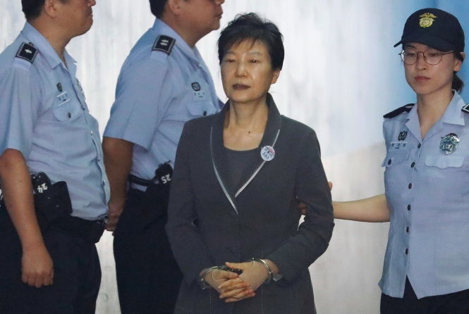 Cựu tổng thống Park Geun Hye cũng ra tòa ở Seoul sáng nay - Ảnh: REUTERS