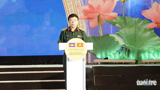 Thiếu tướng Lê Đình Vân -  Phó Chủ nhiệm Tổng cục Chính trị Quân đội Nhân dân Việt Nam phát biểu tại chương trình - Ảnh: NAM TRẦN