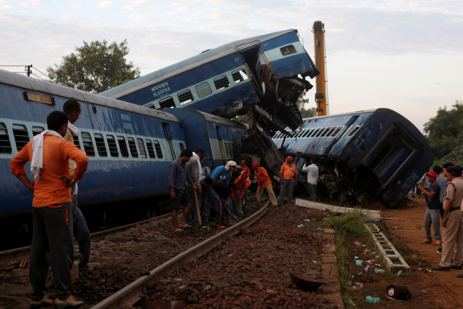 Vụ tai nạn kinh hoàng ở Uttar Pradesh hôm 19-8 - Ảnh: Reuters