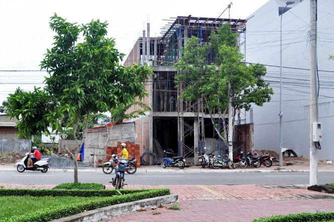 Căn nhà của ông Lương Trí Tiên - bí thư Thành ủy Bà Rịa - đang được xây dựng - Ảnh: ĐÔNG HÀ