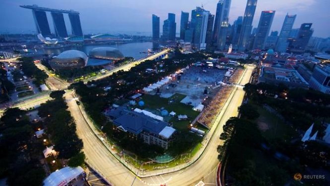 Khung cảnh lung linh của đường đua F1 Siangpore vào buổi đêm. Ảnh: REUTERS