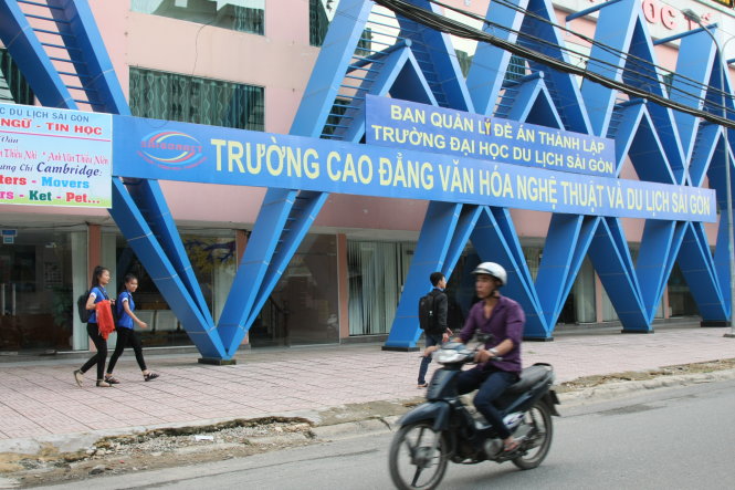 Trường CĐ Văn hóa nghệ thuật và du lịch Sài Gòn quảng bá về đề án thành lập Trường ĐH Du lịch Sài Gòn - Ảnh: TR.HUỲNH