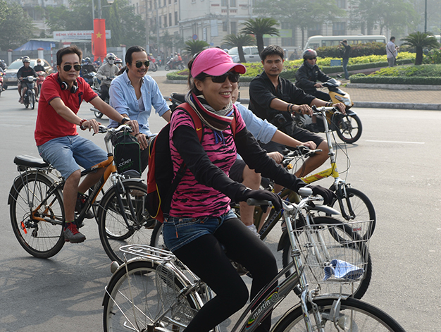 Cần phát triển dịch vụ xe đạp công cộng trong khu vực trung tâm TP.HCM - Ảnh: T.T.D.