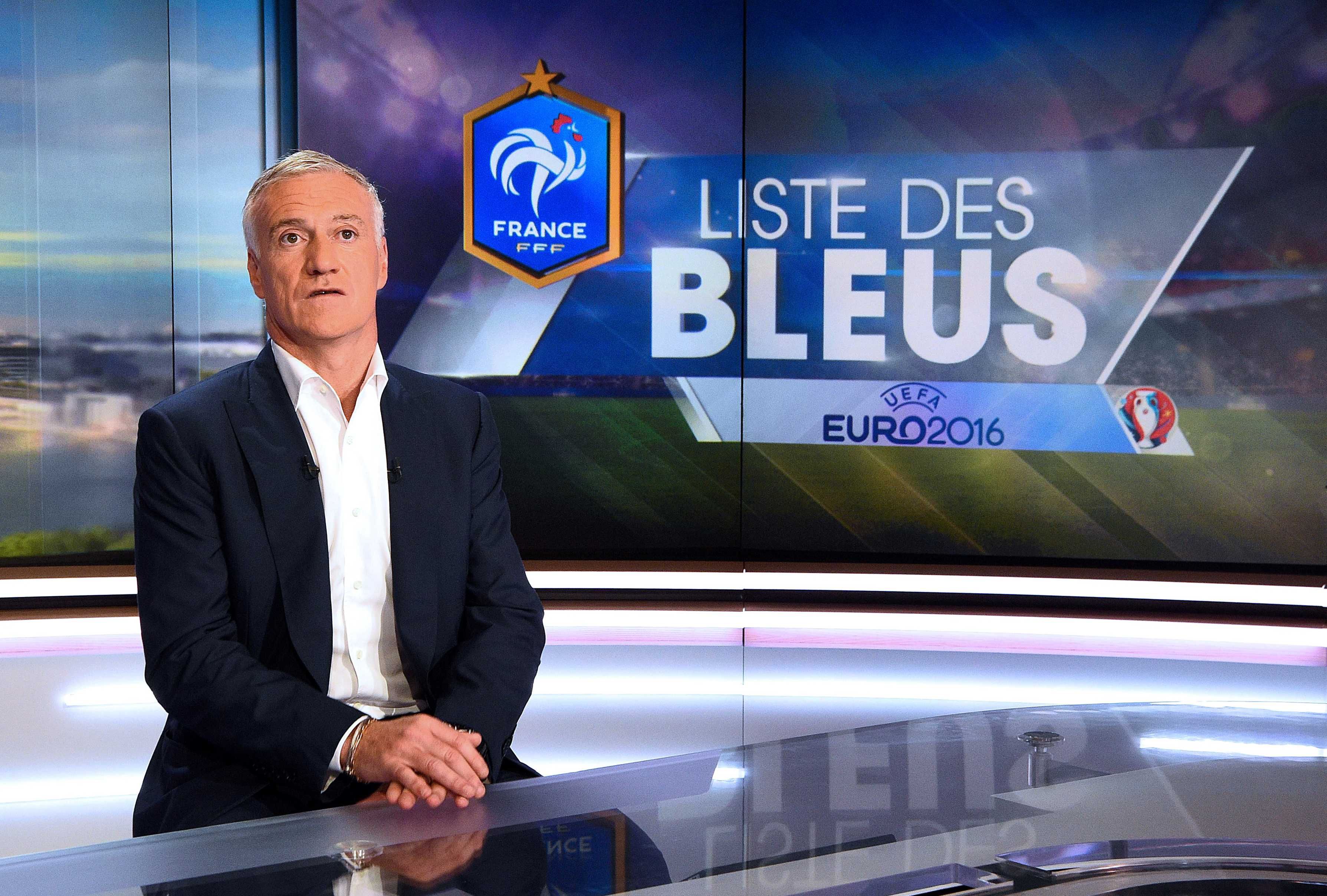 HLV đội tuyển Pháp Deschamps trả lời phỏng vấn một kênh truyền hình Pháp trước thềm Euro 2016. Ảnh: Reuters
