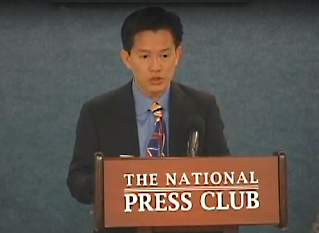 Ông Nguyễn Thanh Tú phát biểu tại cuộc họp báo ngày 1-6 Ảnh cắt từ clip của CPJ